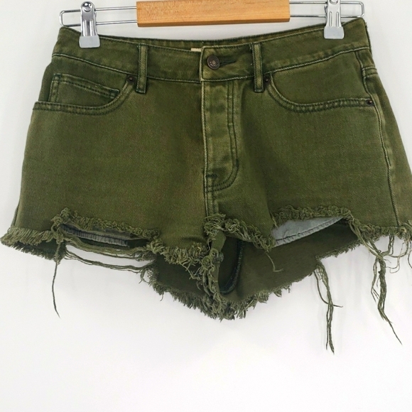 Melville Distressed Button Fly Green Shorts - Picture 1 of 6